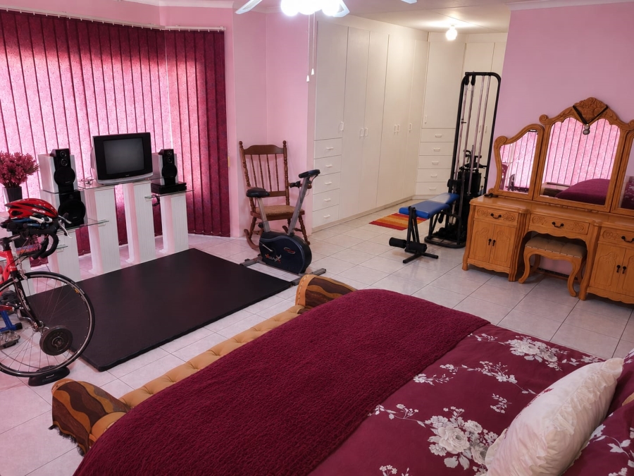 5 Bedroom Property for Sale in Cashan North West